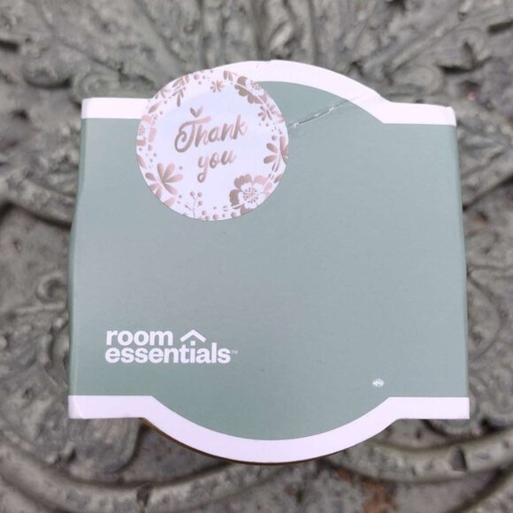 Room Essentials Grove Scented candles with notes of mandarin & basil 2 pack - Picture 7 of 8